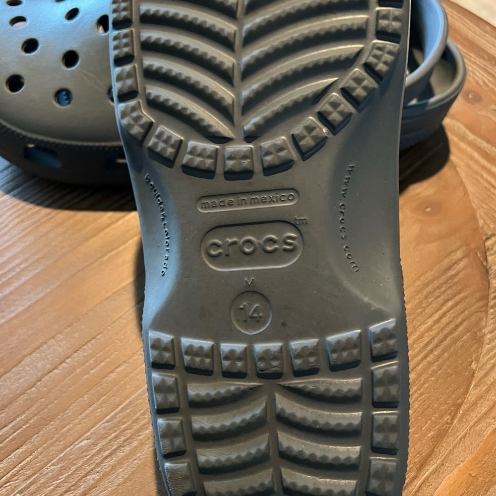 Genuine Crocs w/rotating strap. Mens size 14, gray color